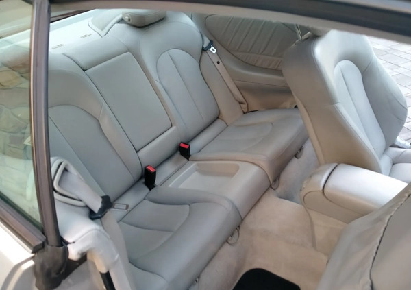 Mercedes-Benz CLK cena 19600 przebieg: 205000, rok produkcji 2004 z Suchedniów małe 106